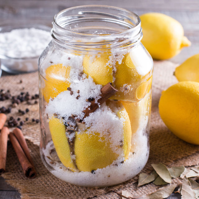 Как се приготвят консервирани лимони