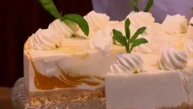 Мраморна сметанова торта
