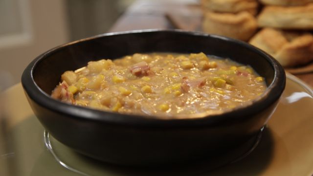 Супа с пушен бекон, царевица и картофи
